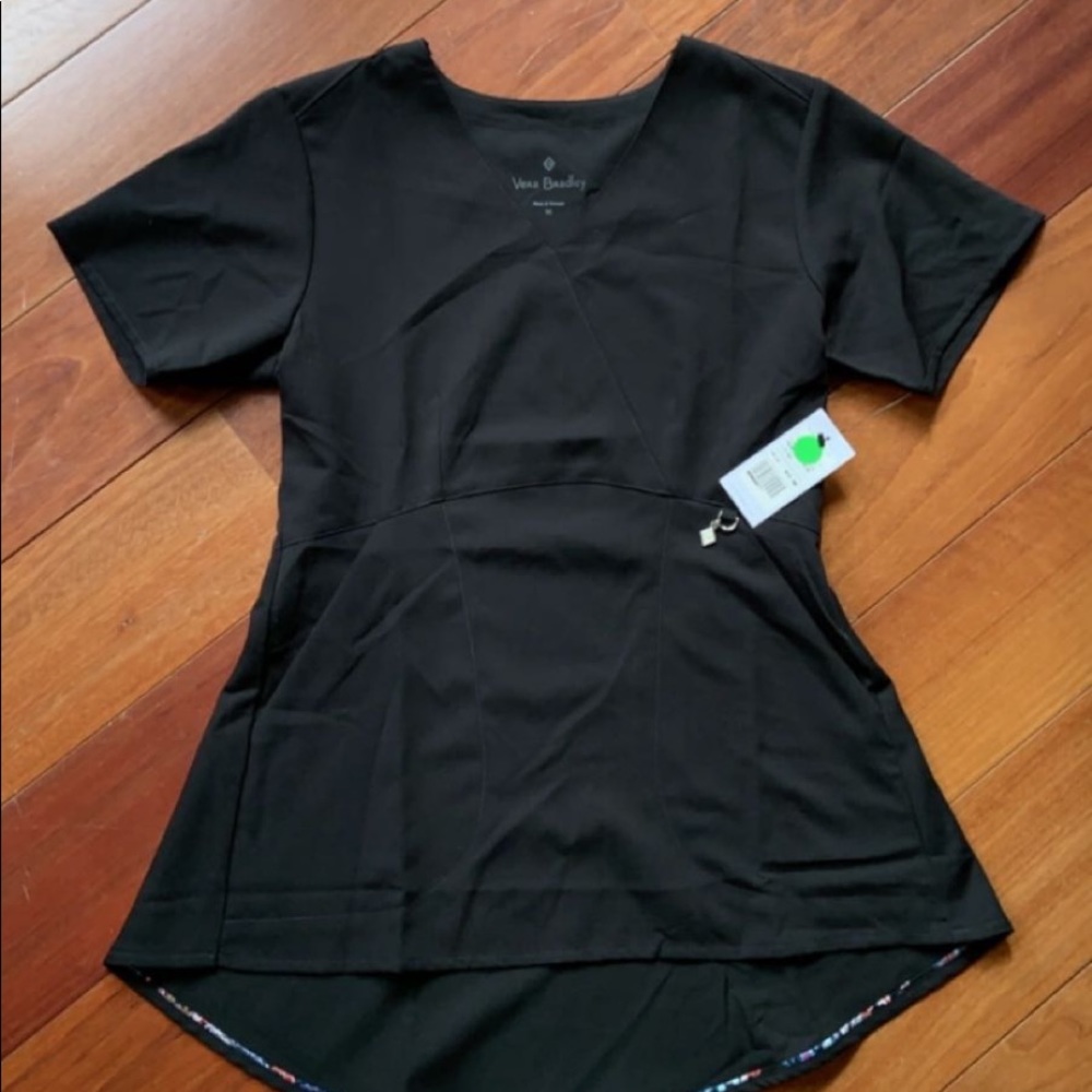 Vera Bradley black scrub top